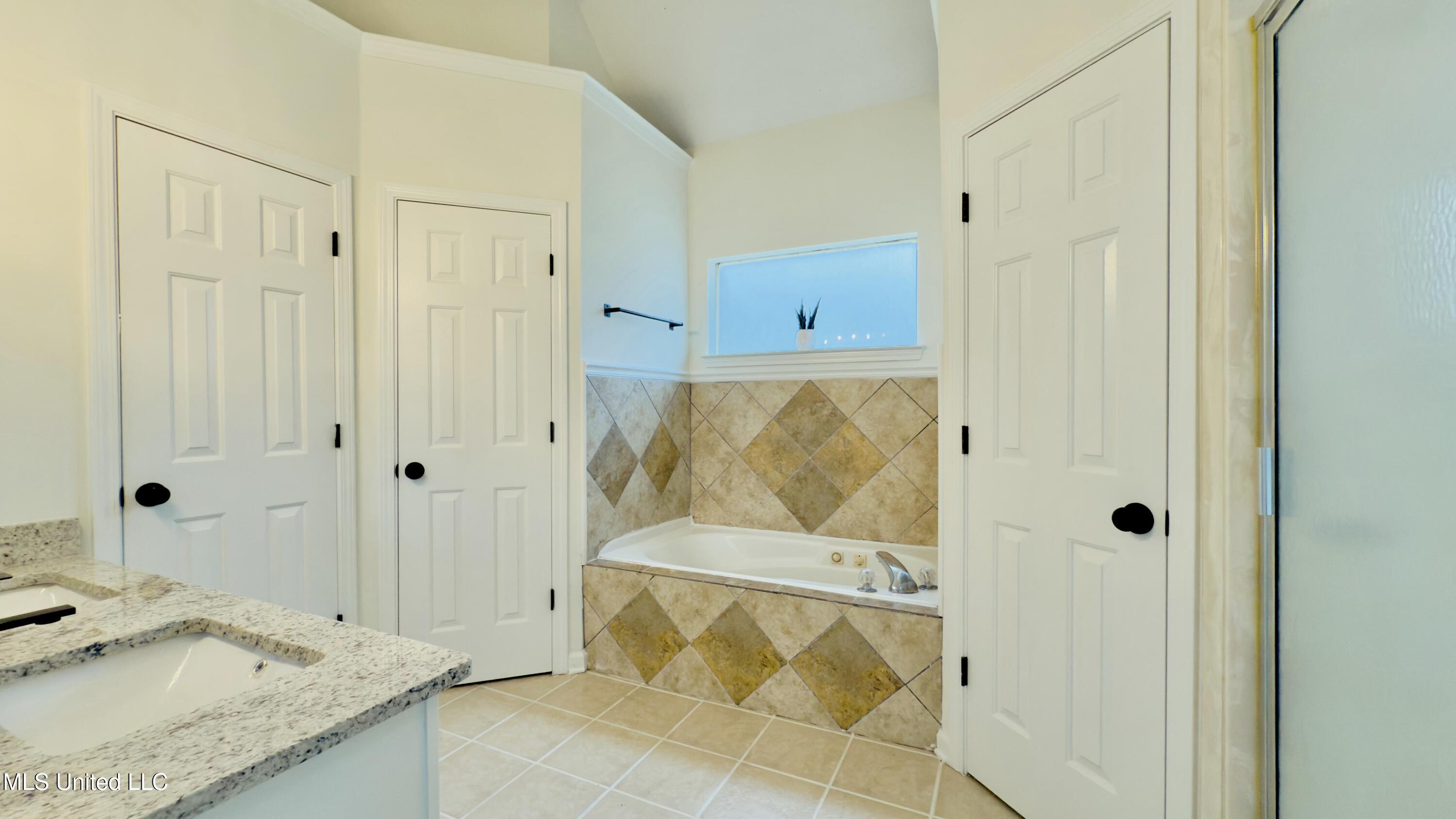 7343 Wendy Way, Walls, Mississippi image 31