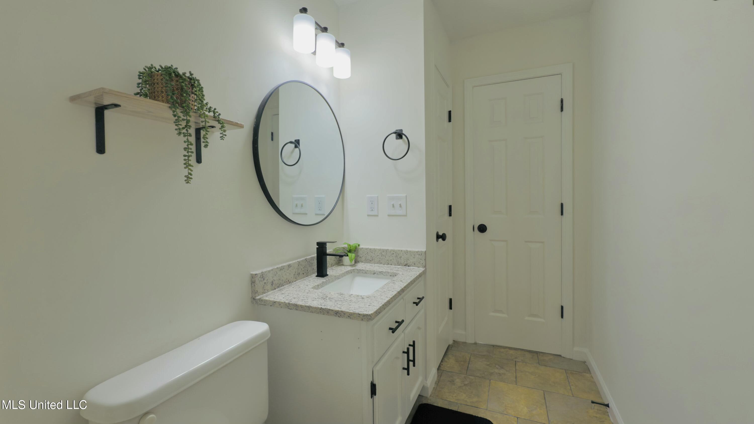 7343 Wendy Way, Walls, Mississippi image 17