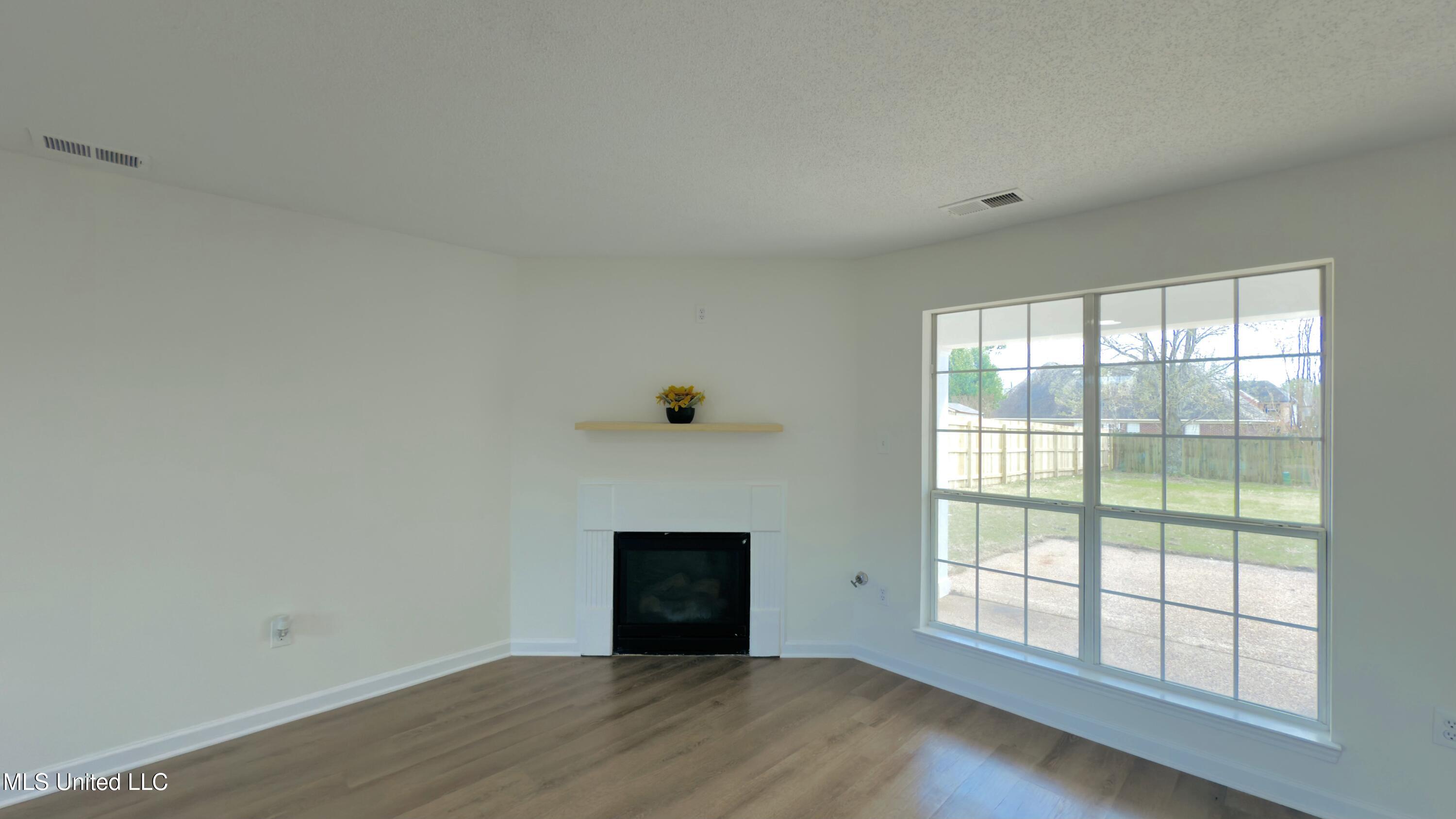 7343 Wendy Way, Walls, Mississippi image 6