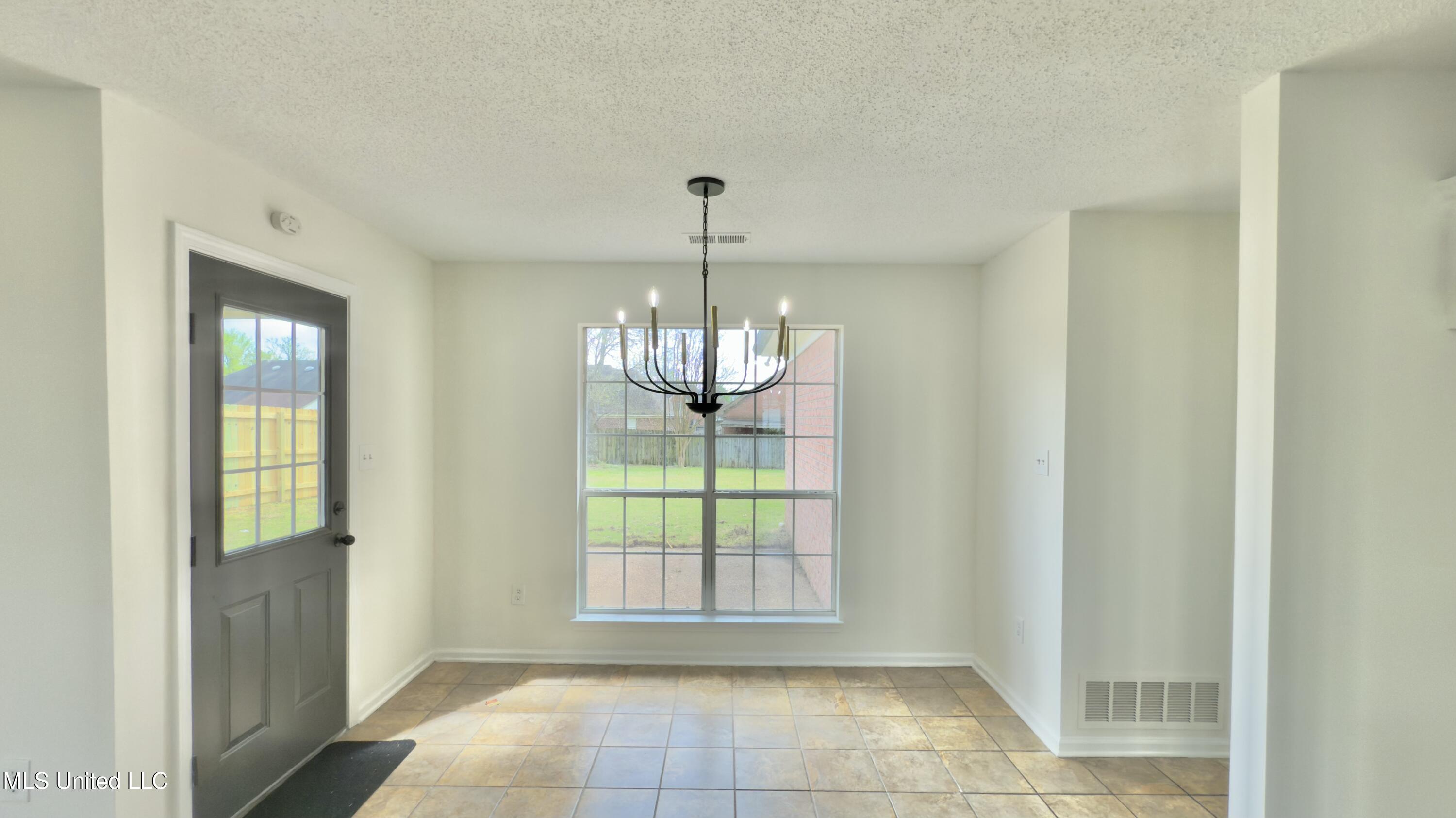 7343 Wendy Way, Walls, Mississippi image 11