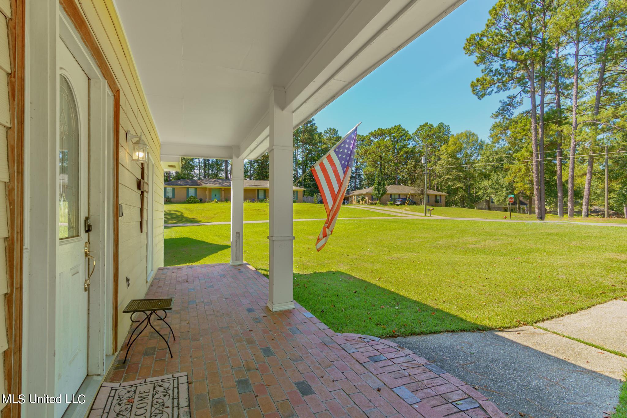 101 Pinewood Drive, Hattiesburg, Mississippi image 6