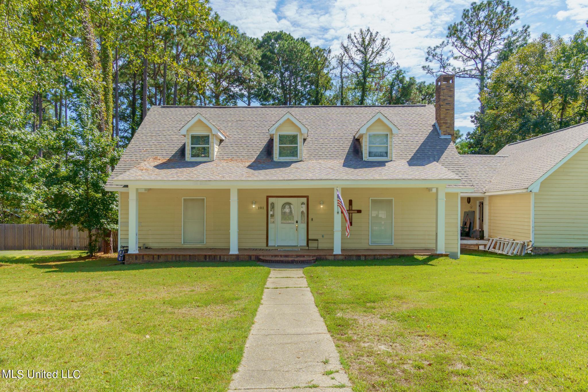 101 Pinewood Drive, Hattiesburg, Mississippi image 2