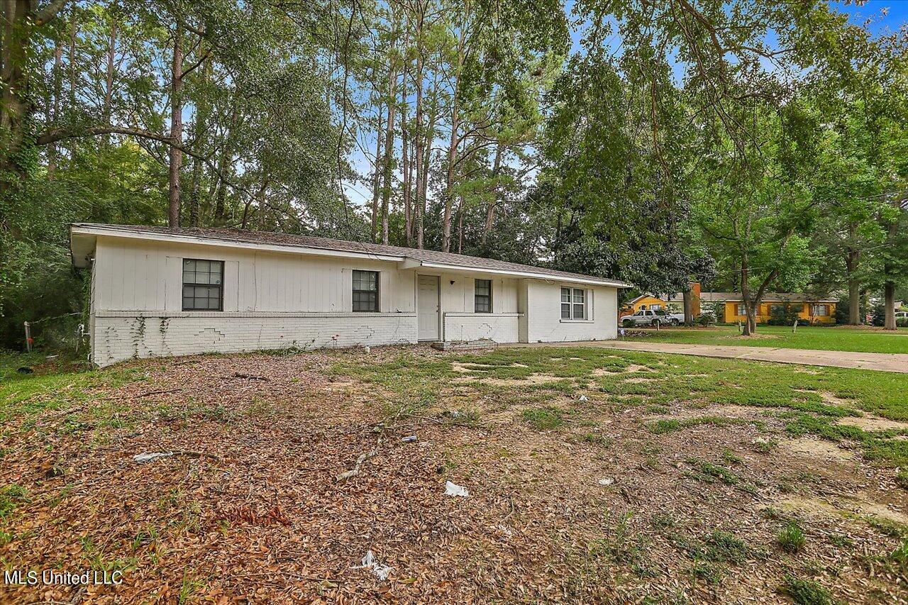 1402 Dianne Drive, Jackson, Mississippi image 2