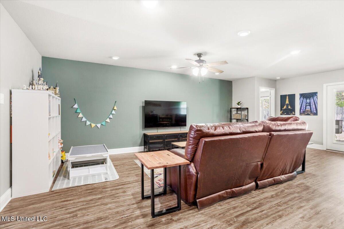 6567 Eastland Circle, Biloxi, Mississippi image 9