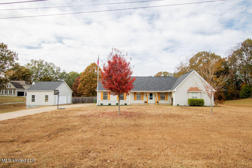 5285 Wildwood Drive, Southaven, Mississippi image 1