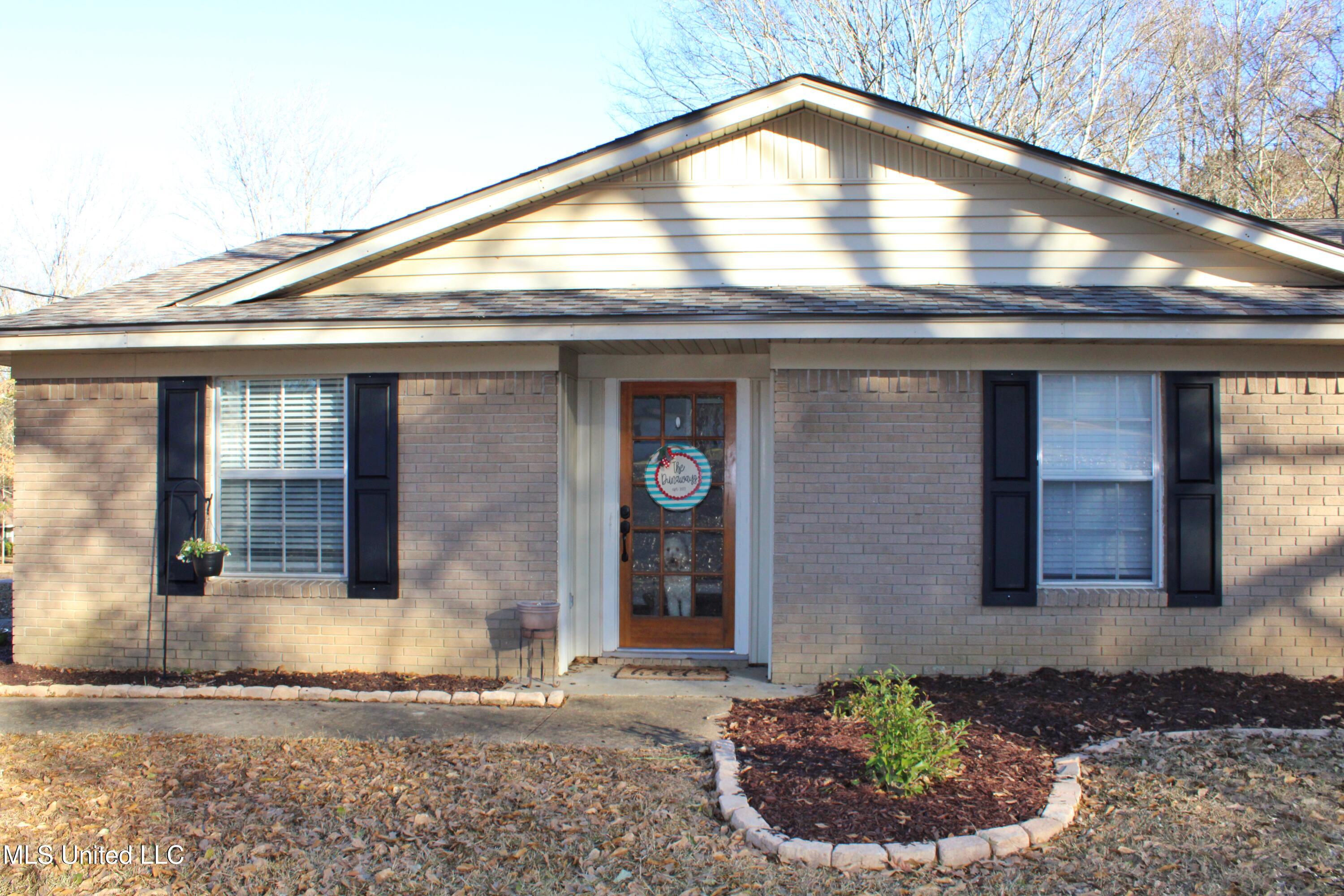 147 Berry Drive, Clinton, Mississippi image 1