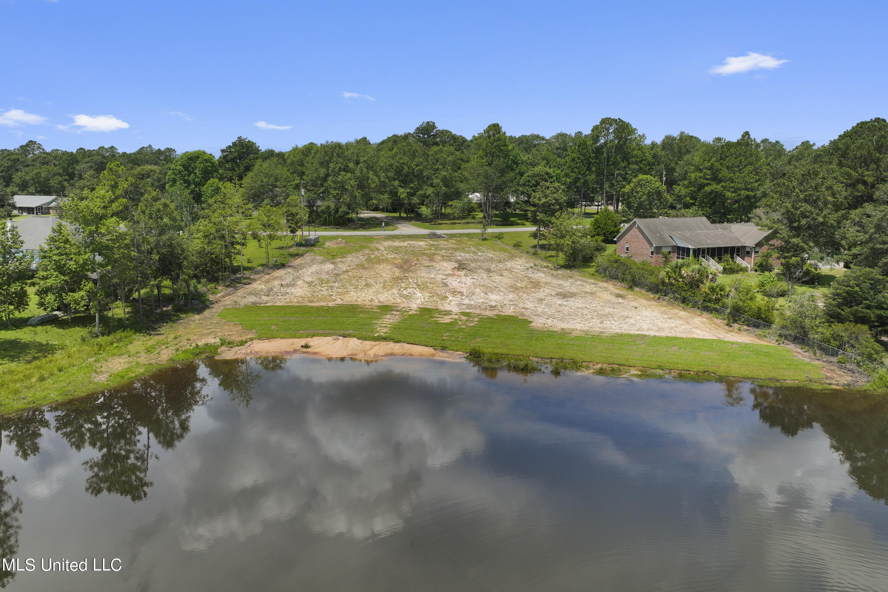 18464 Deer Drive, Saucier, Mississippi image 8