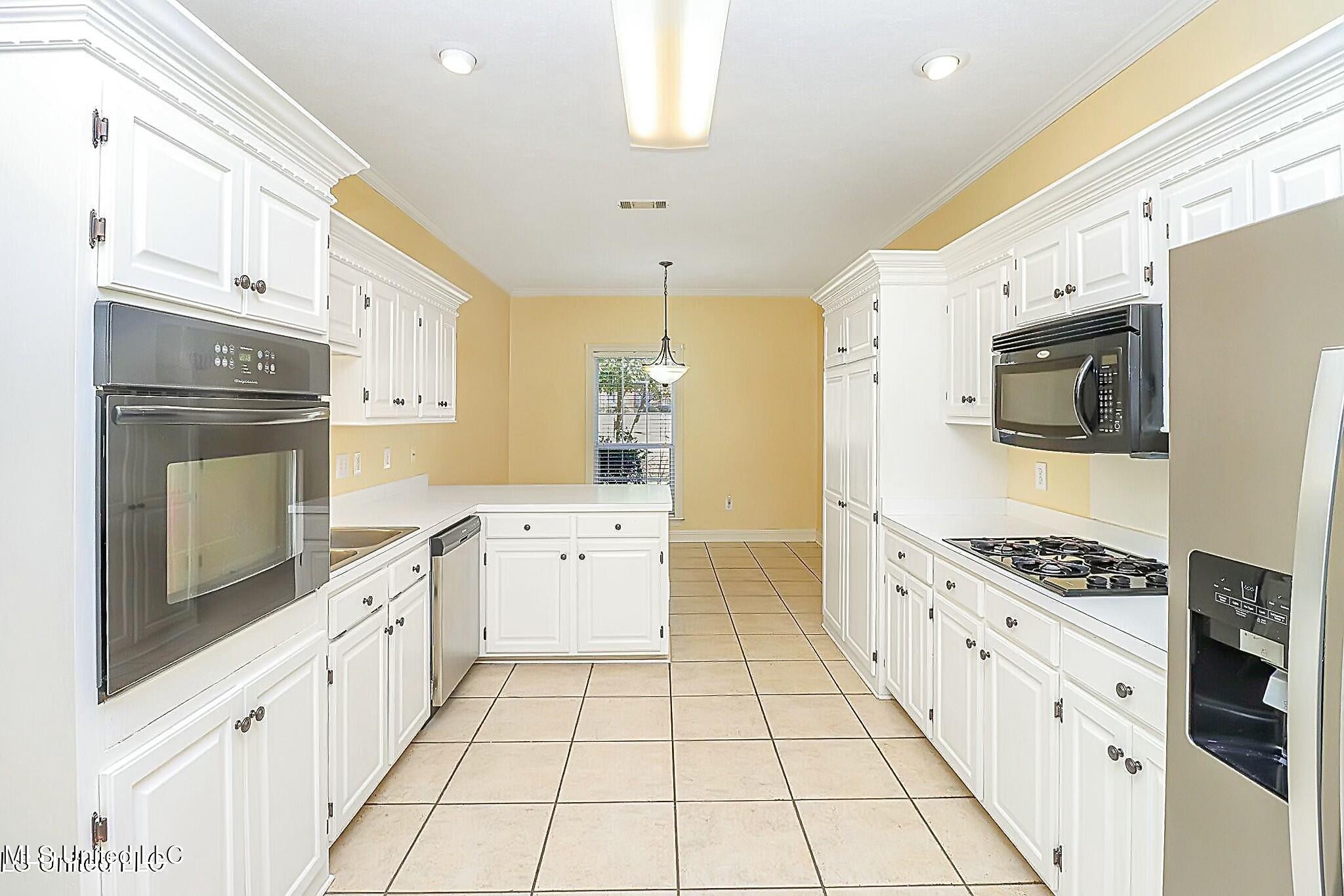3053 Windwood Circle, Flowood, Mississippi image 11