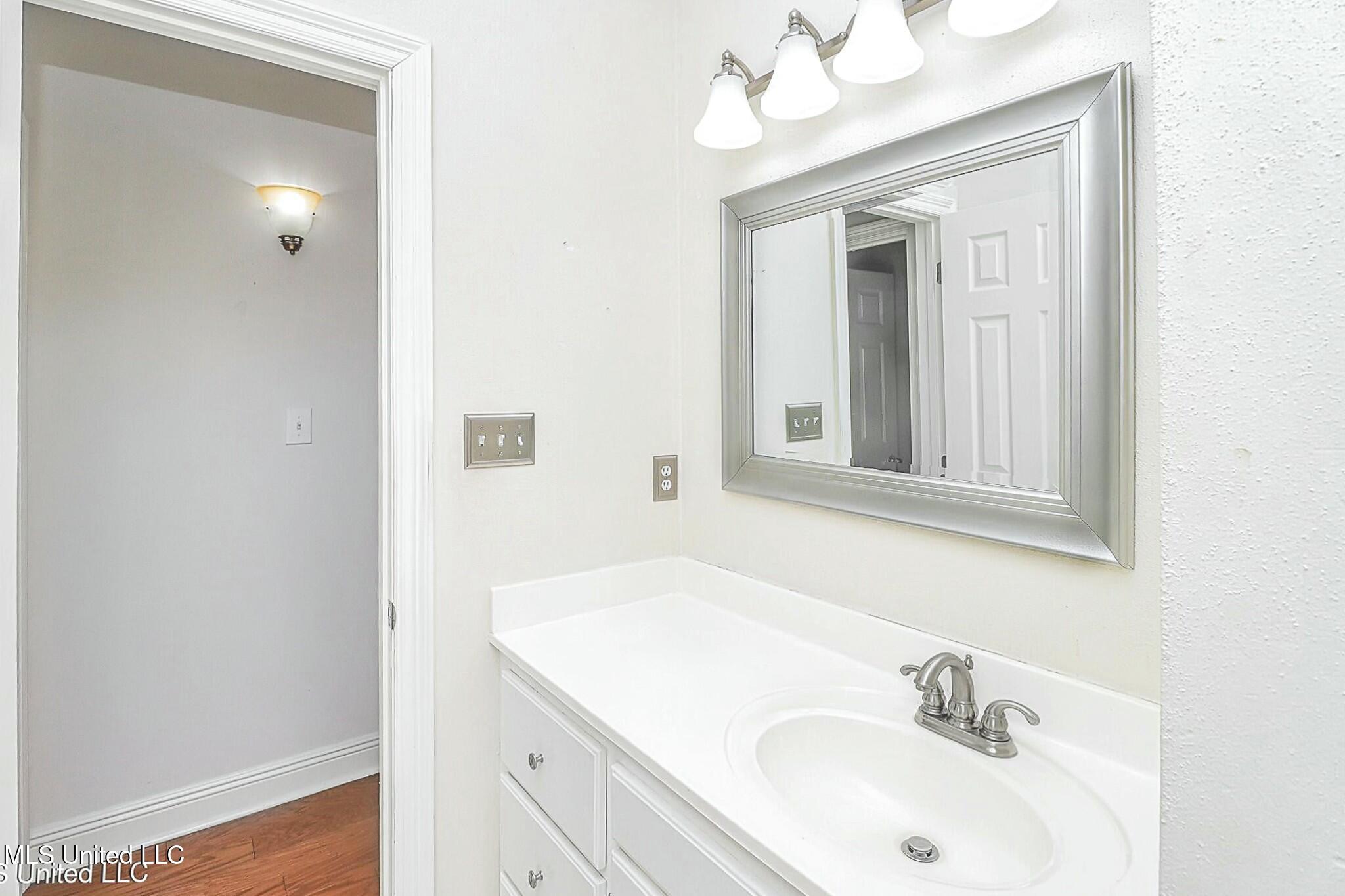 3053 Windwood Circle, Flowood, Mississippi image 17