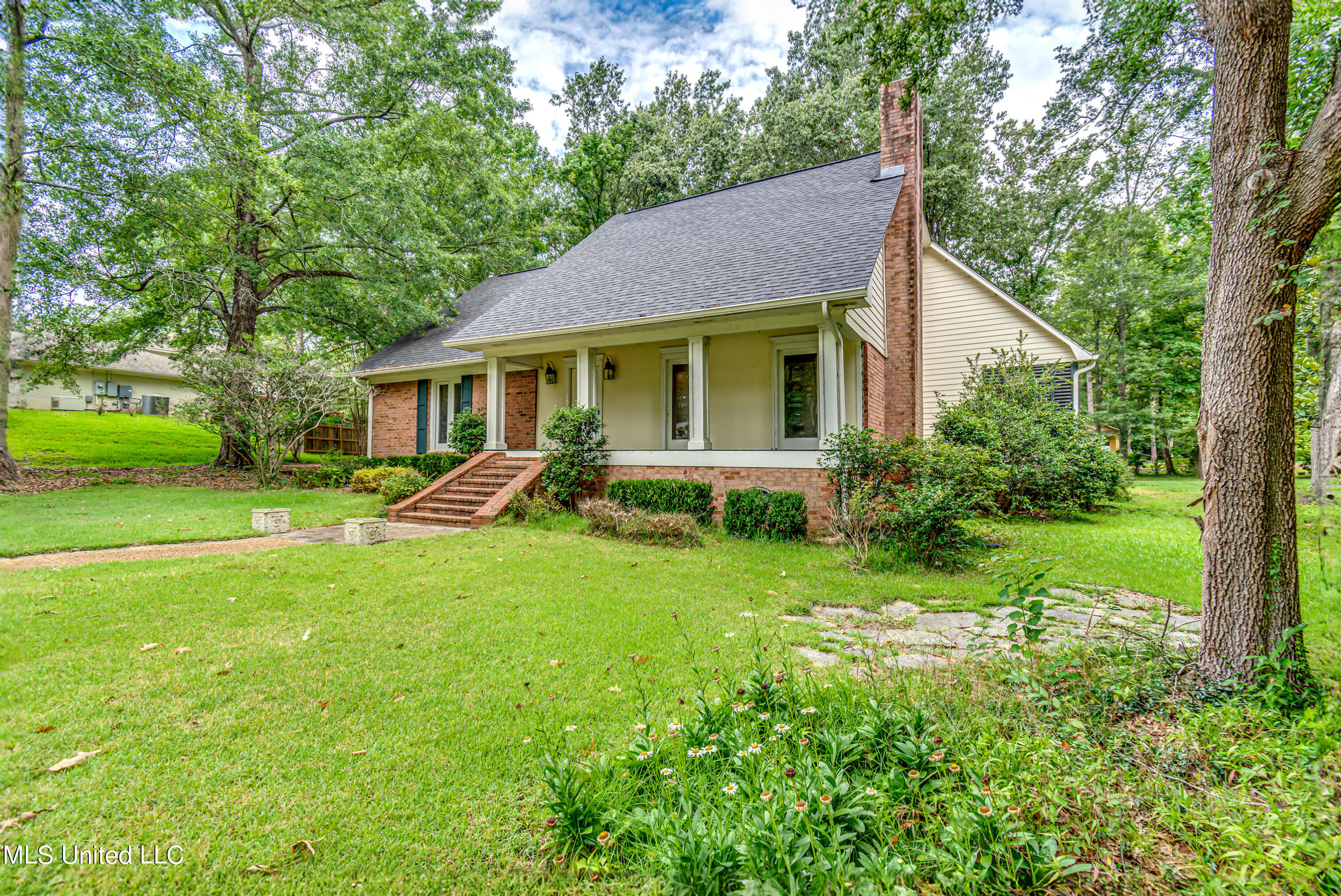 201 Coachmans Road, Madison, Mississippi image 1