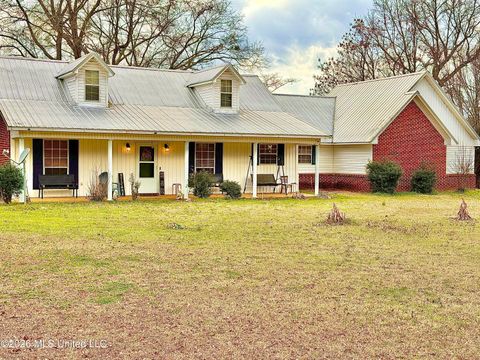Homes For Sale - 1440 Highway 35<br/> Leake County, Carthage, MS 39051