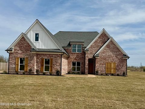 Homes For Sale - 1716 Bakersfield Way<br/> Nesbit, MS 38651