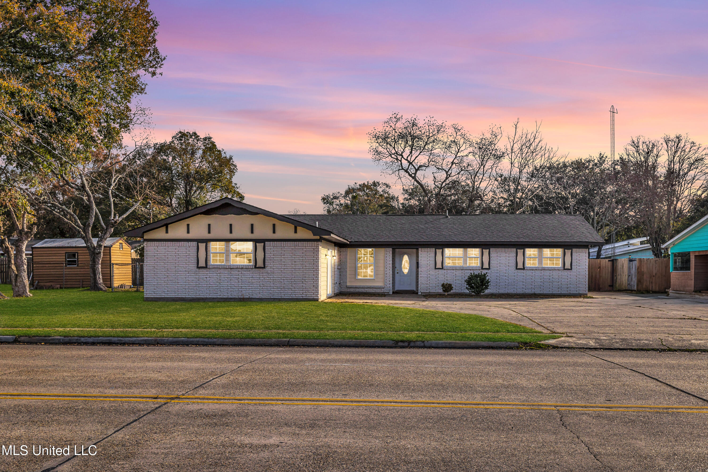 2906 14th Street, Pascagoula, Mississippi image 2