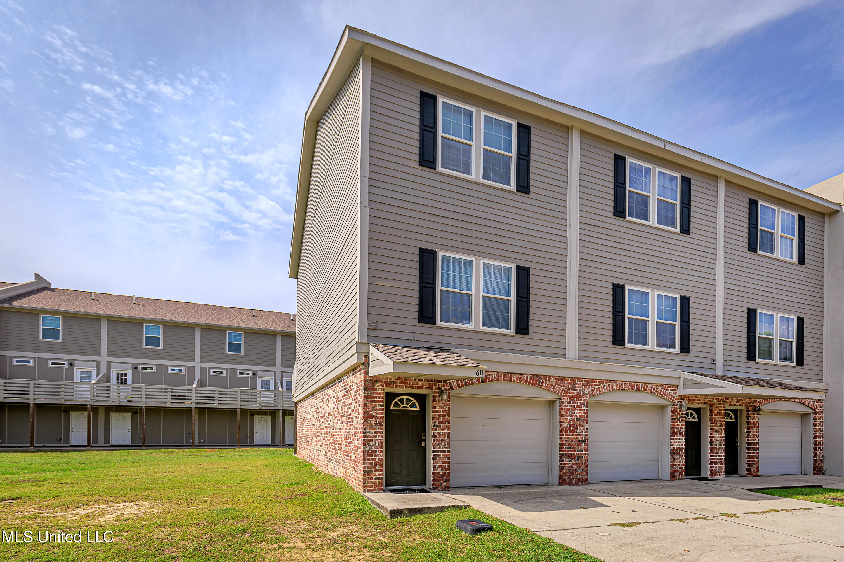 611 Peach Street 611