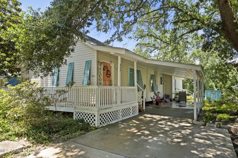 Single Family Residence in Gulfport MS 800 Ruth Avenue.jpg