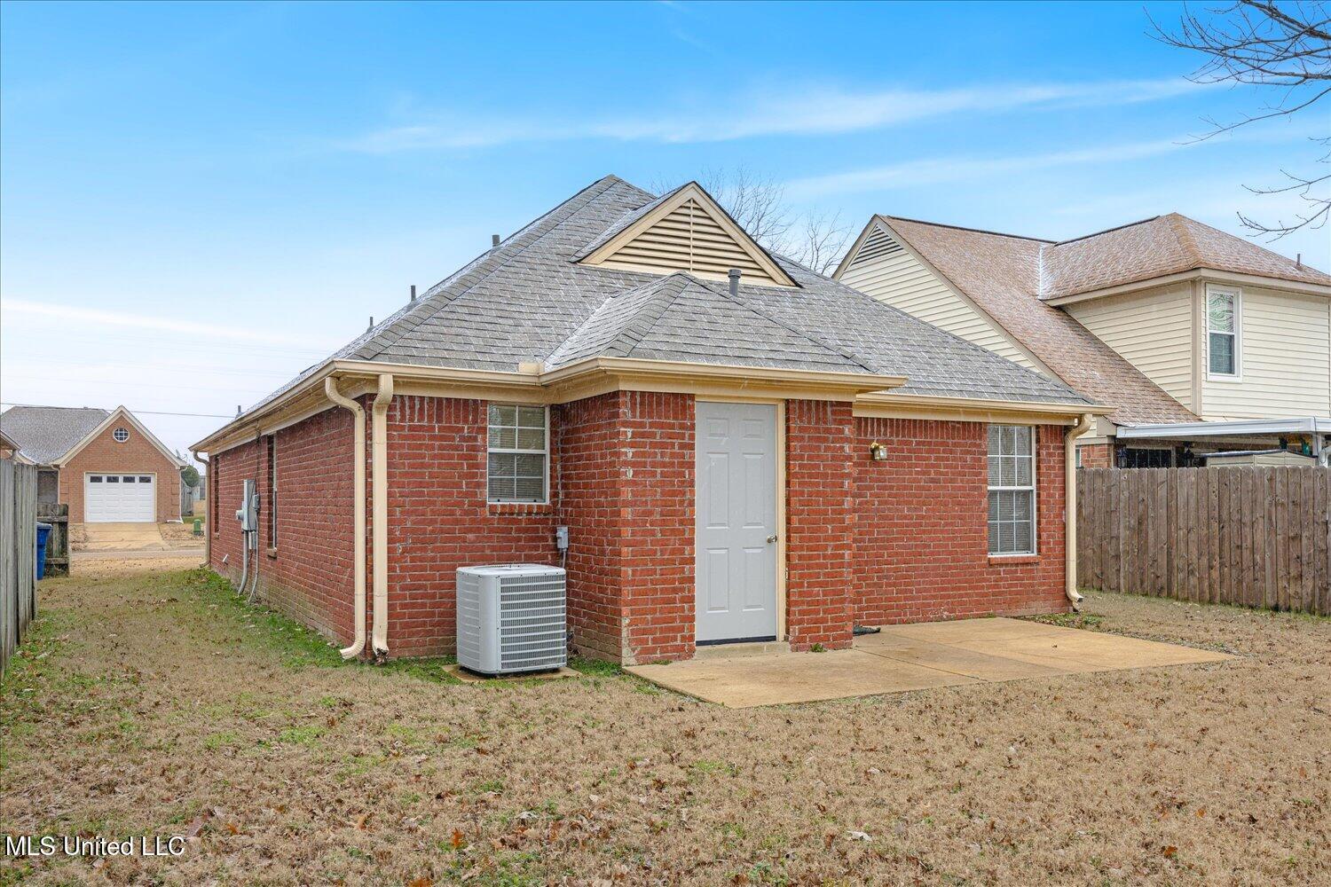 8433 Clubview Drive, Olive Branch, Mississippi image 24