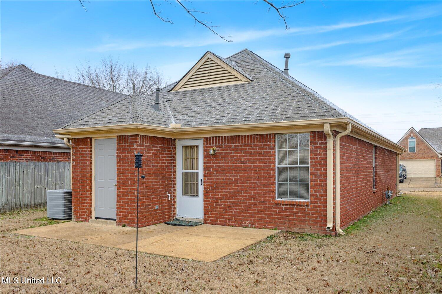 8433 Clubview Drive, Olive Branch, Mississippi image 25