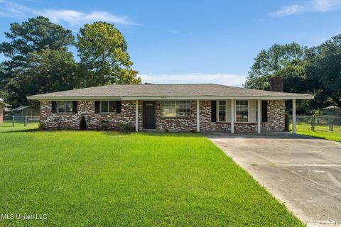 Homes For Sale - 1450 Barnes Circle<br/> Lawrence County, Monticello, MS 39654