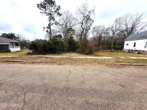 Vacant Land For Sale - 318 S Cherry Street<br/> Pike County, McComb, MS 39648