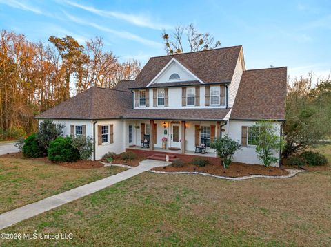 Homes For Sale - 75 N Hill Drive<br/> Carriere, MS 39426