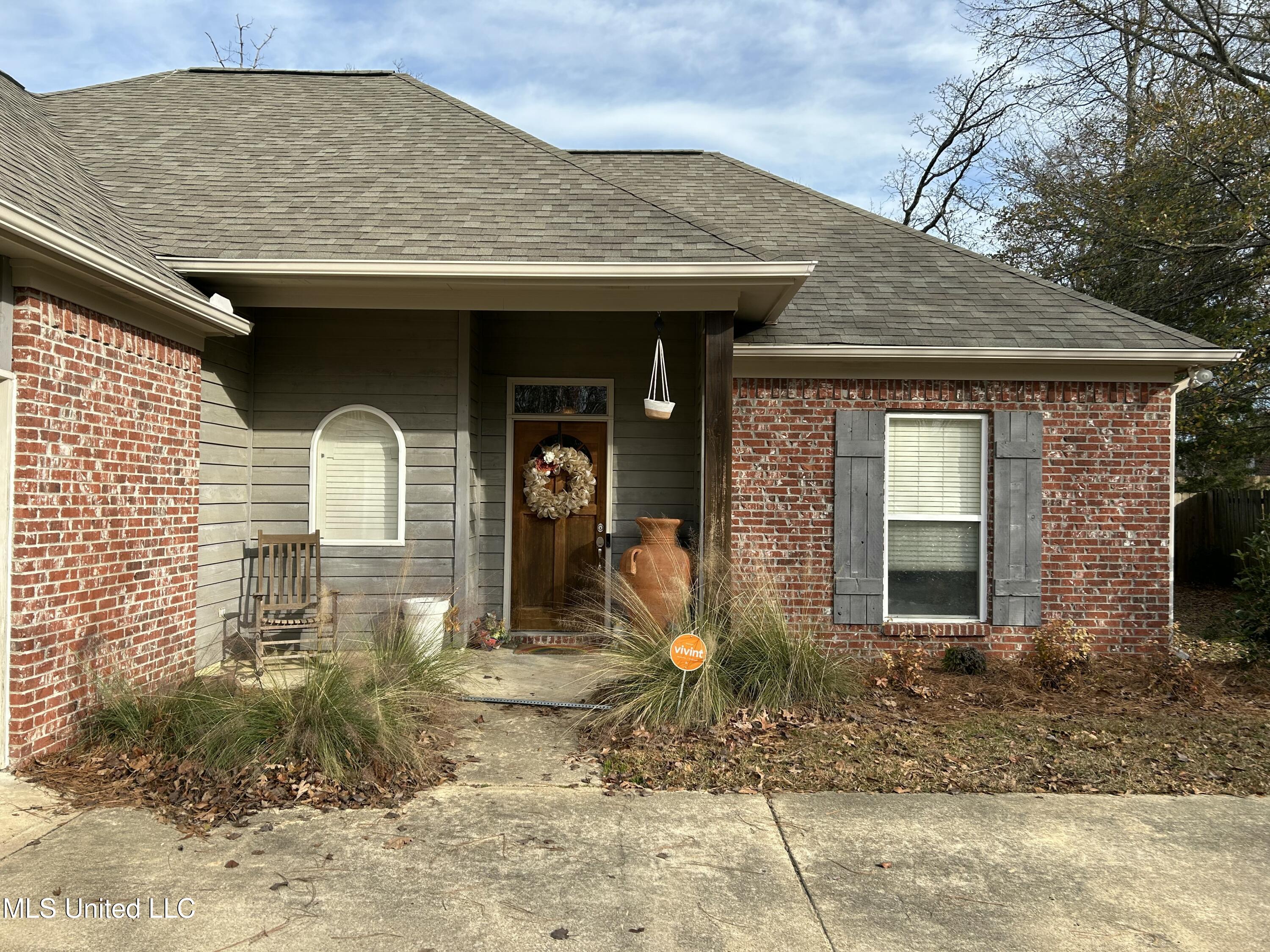 407 Pinebrook Circle, Brandon, Mississippi image 2