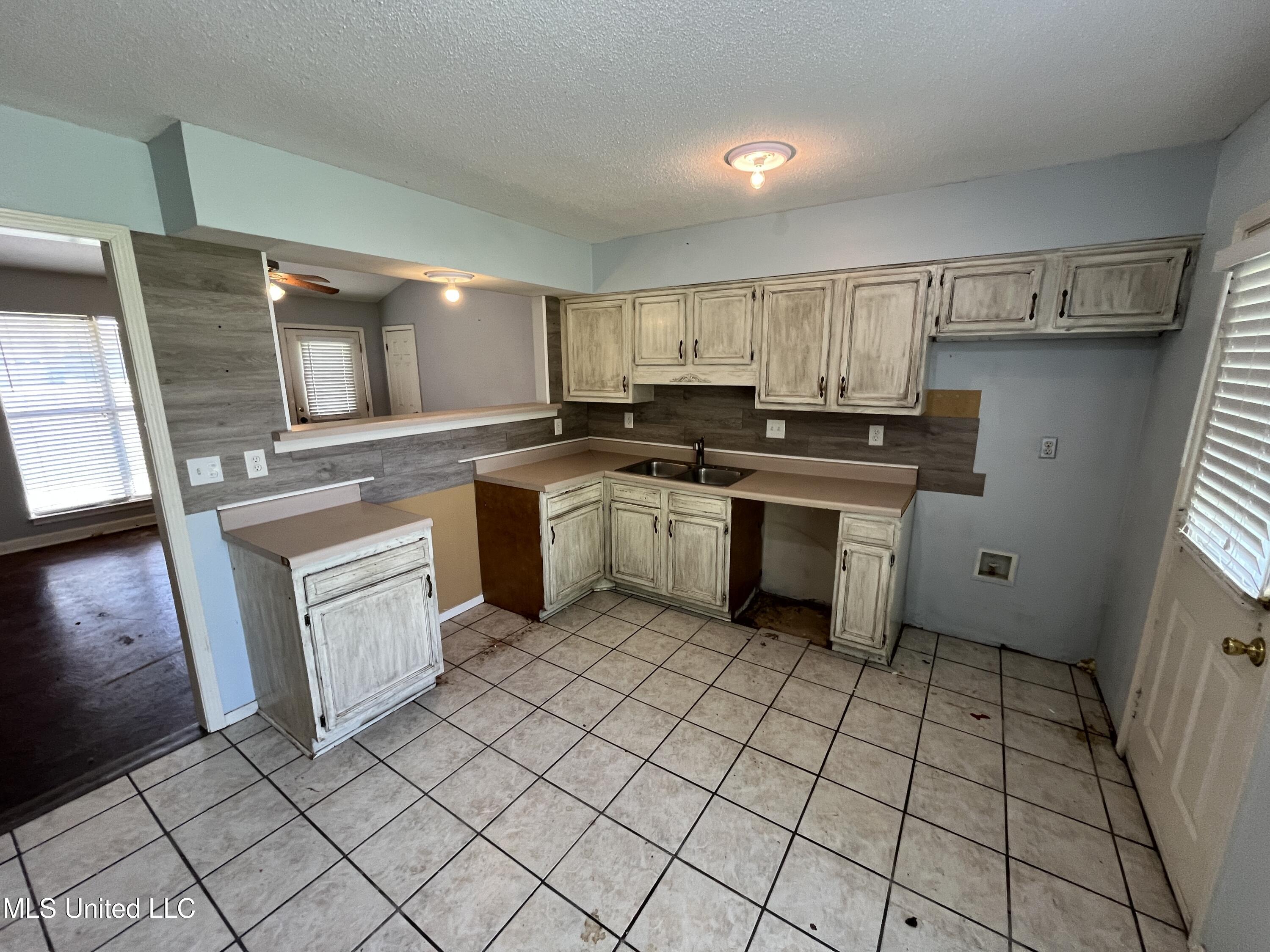 3840 Heathcliff Drive, Horn Lake, Mississippi image 6