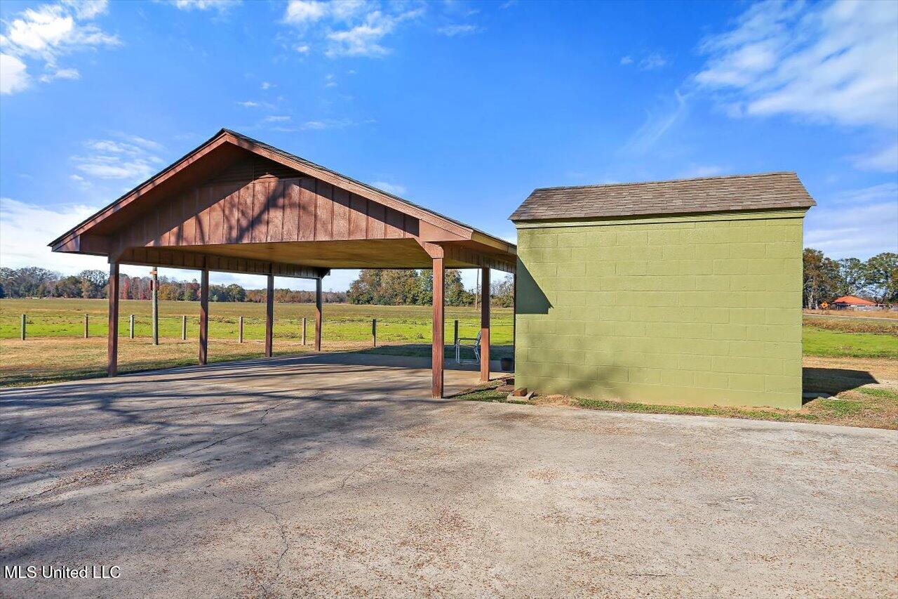9081 Smith Station Road, Edwards, Mississippi image 5