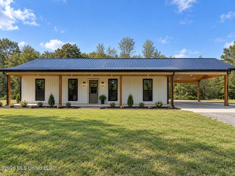 Homes For Sale - 113 Bull Horn Drive<br/> Panola County, Como, MS 38619
