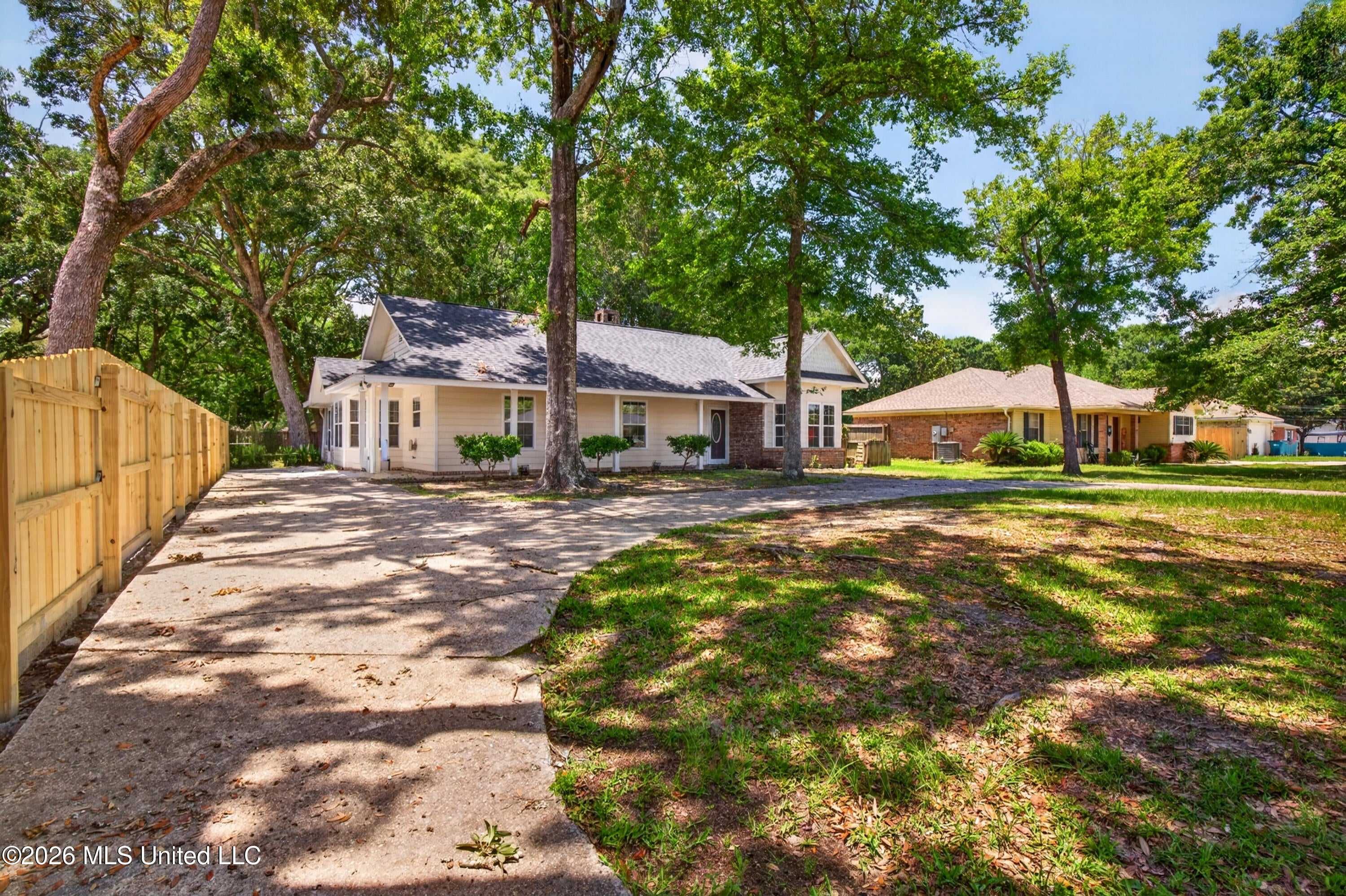 2621 Beachview Drive