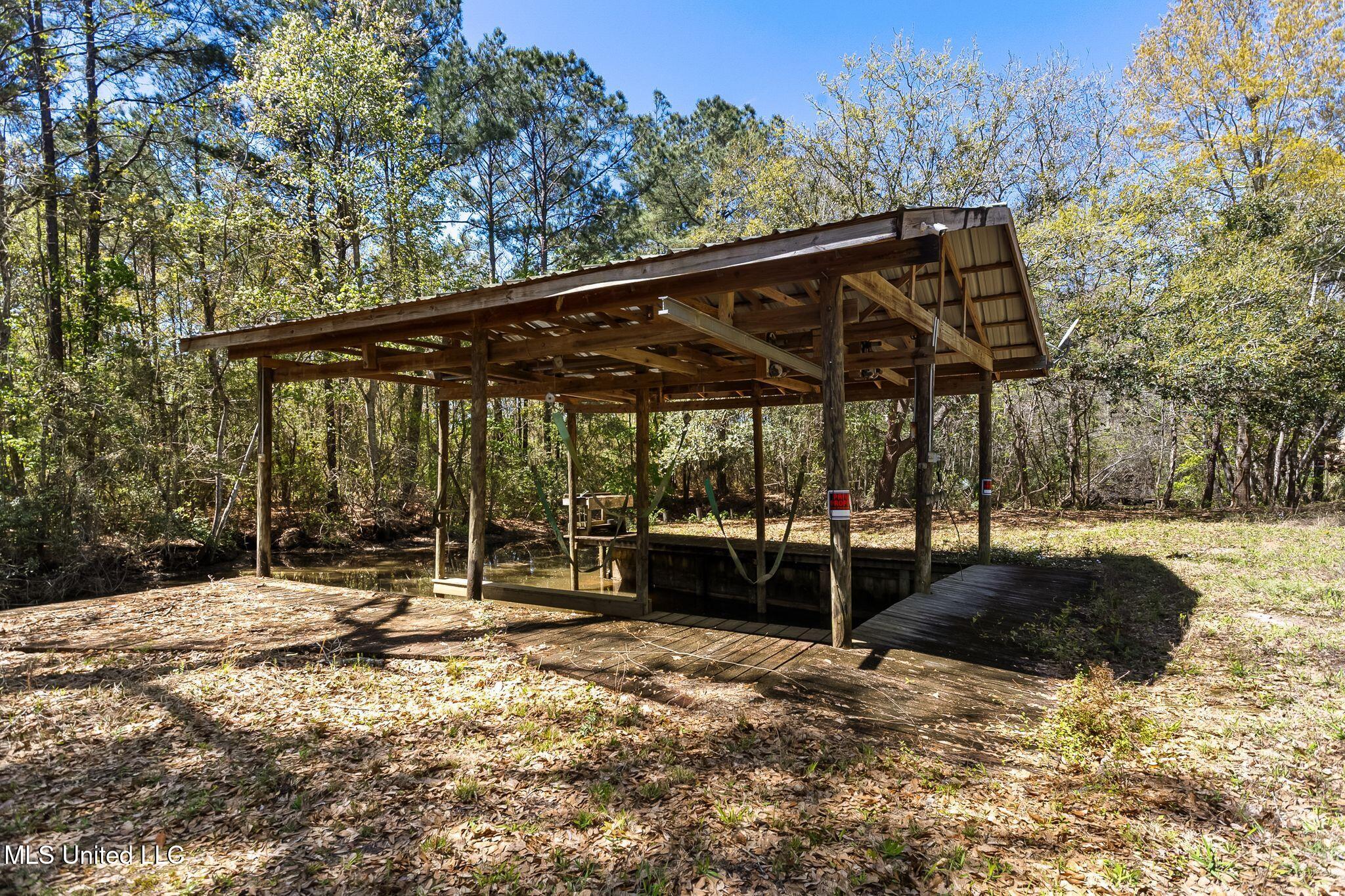 2498 Bayou Oaks Street, Gautier, Mississippi image 4