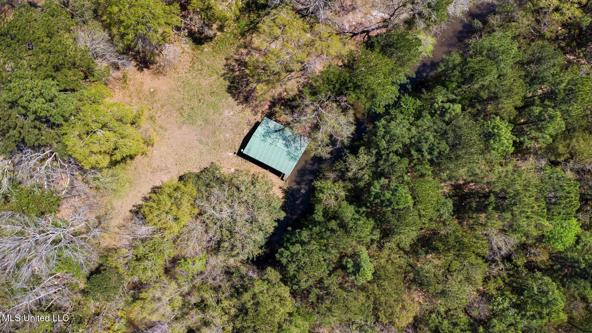 2498 Bayou Oaks Street, Gautier, Mississippi image 7