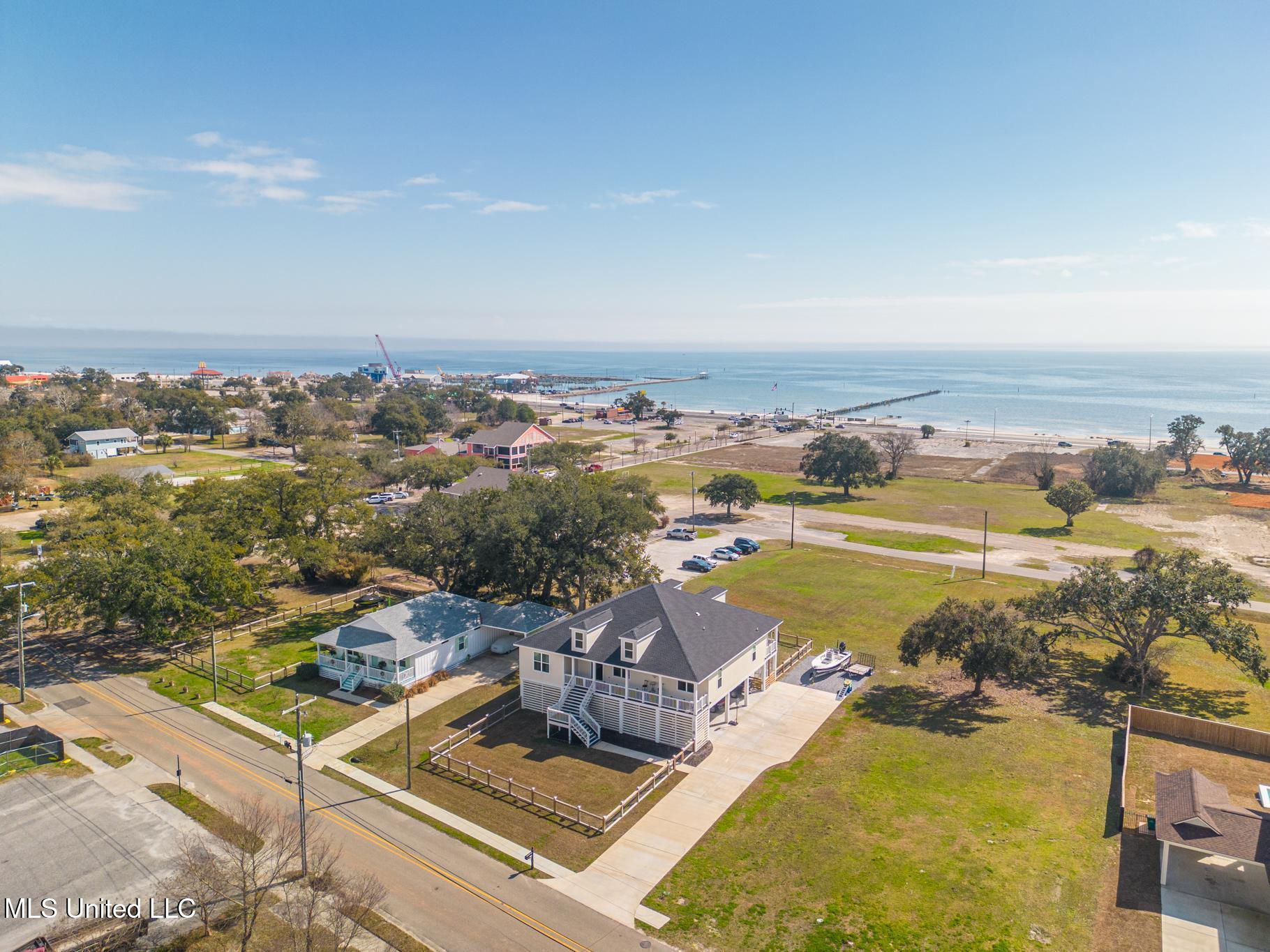 115 W Fourth Street, Long Beach, Mississippi image 2
