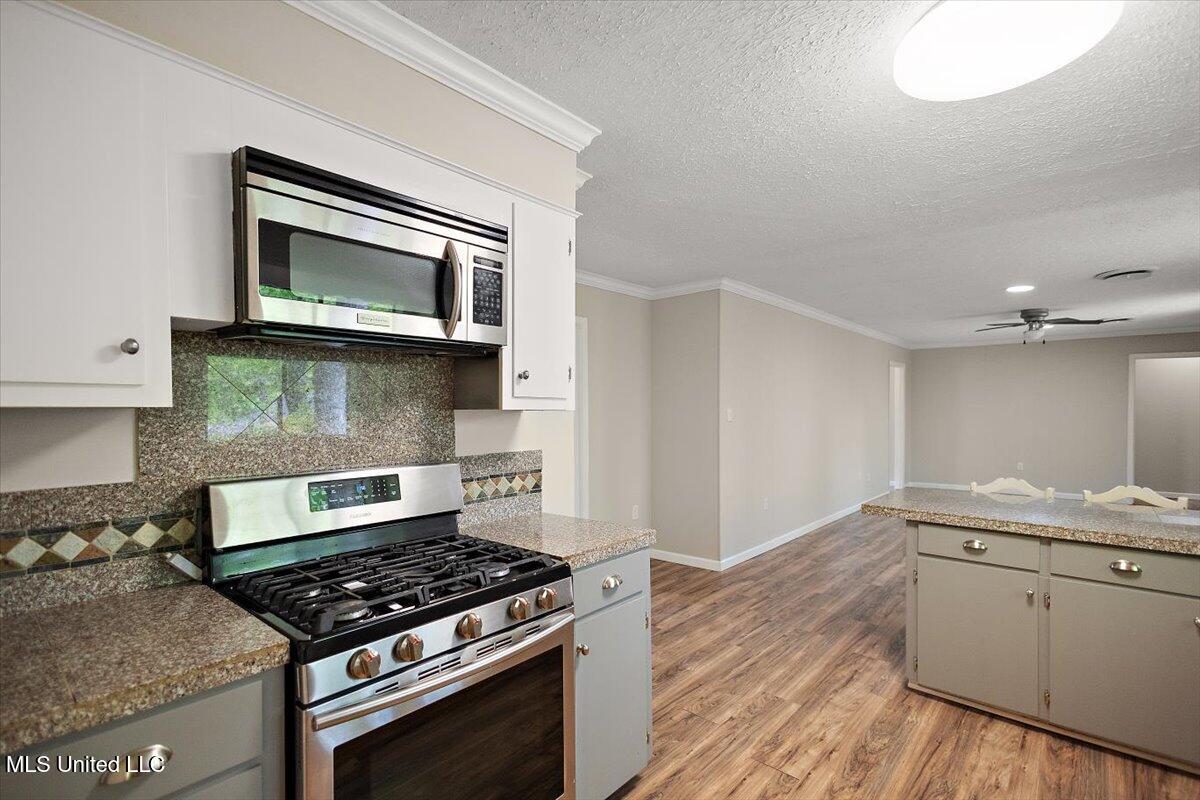 908 Live Oak Drive, Clinton, Mississippi image 14