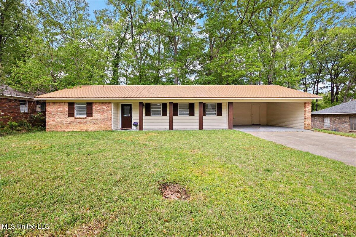 908 Live Oak Drive, Clinton, Mississippi image 1
