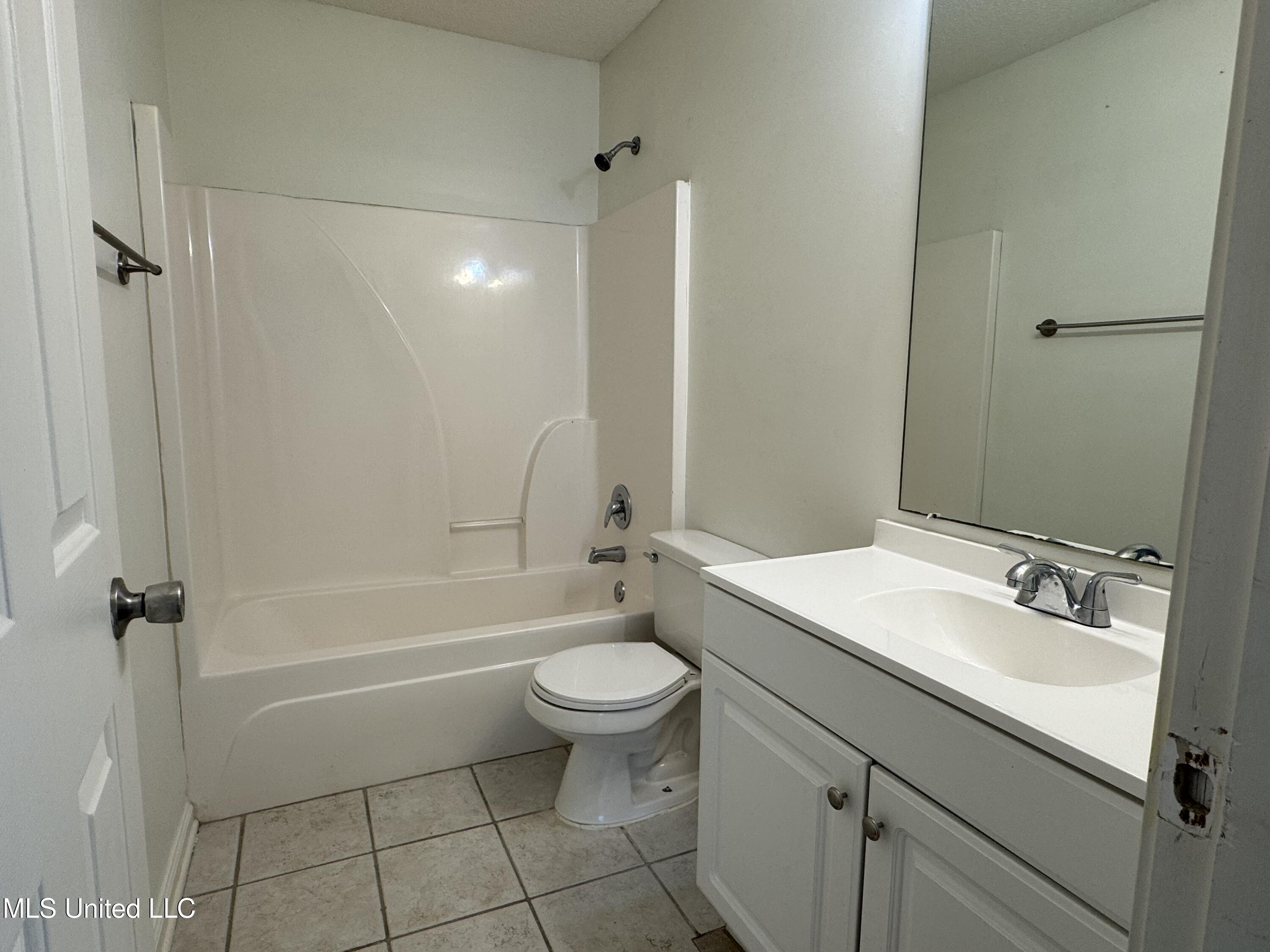 7413 Fox Creek Drive, Olive Branch, Mississippi image 8