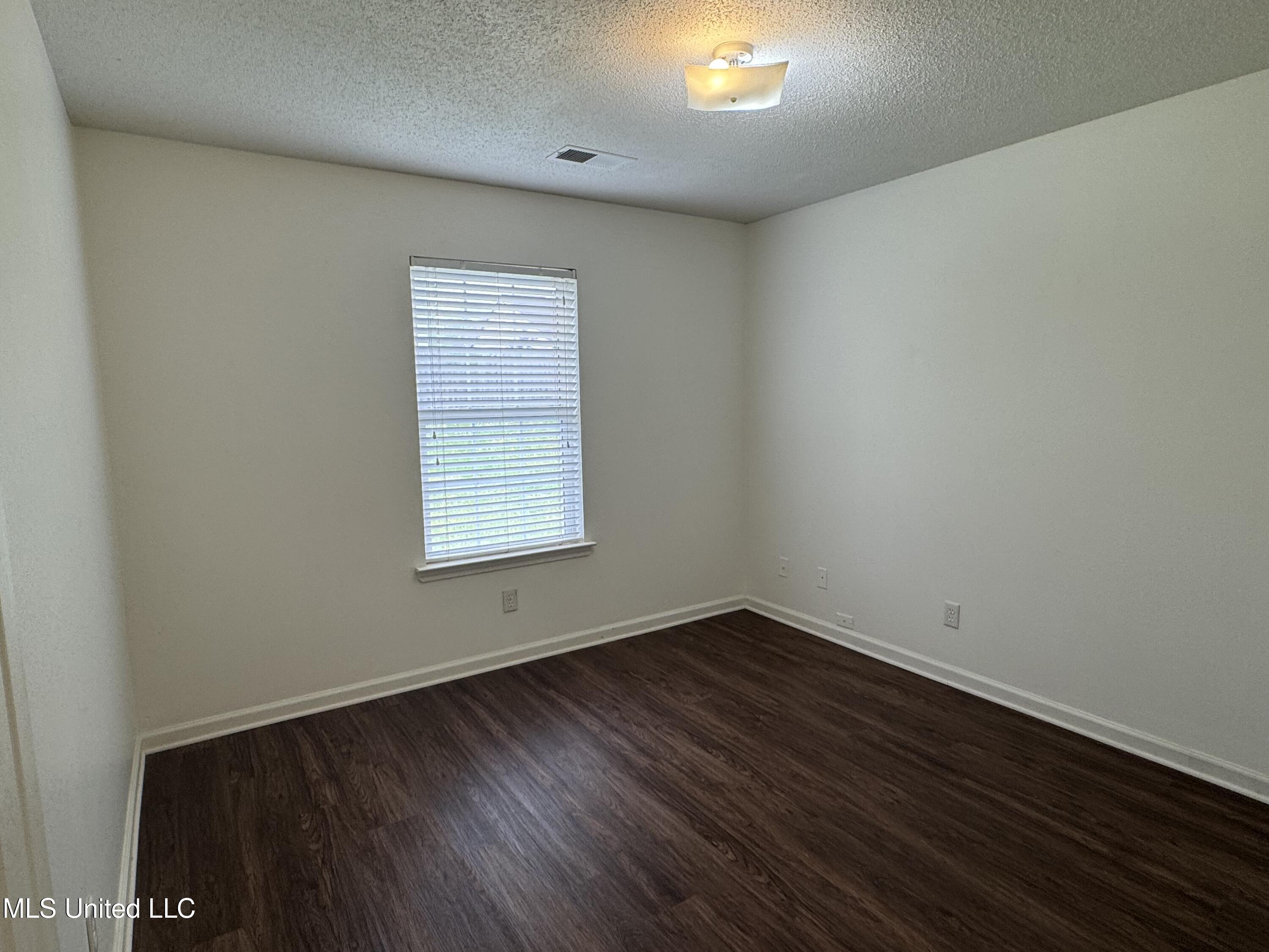 7413 Fox Creek Drive, Olive Branch, Mississippi image 7