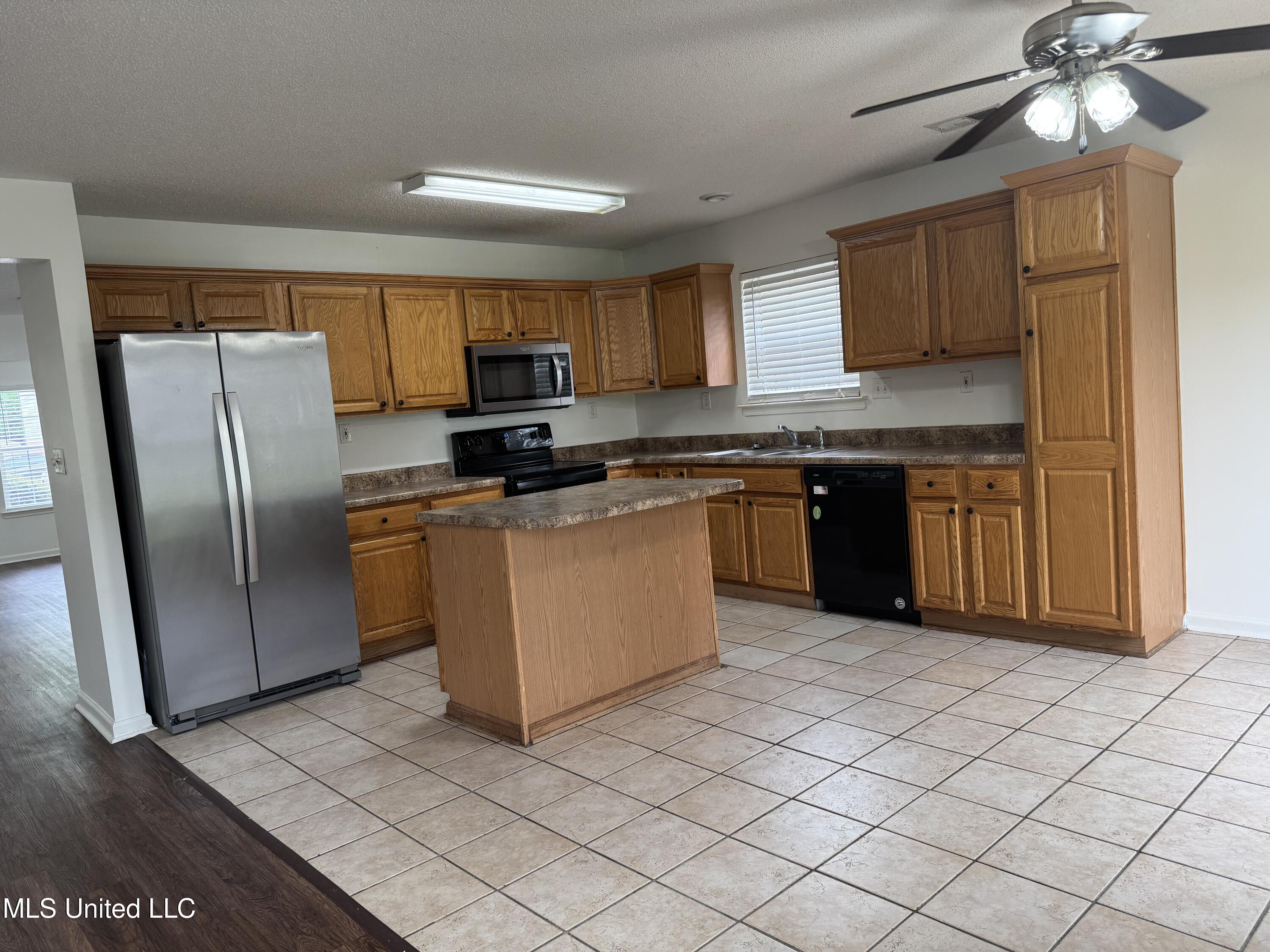 7413 Fox Creek Drive, Olive Branch, Mississippi image 5