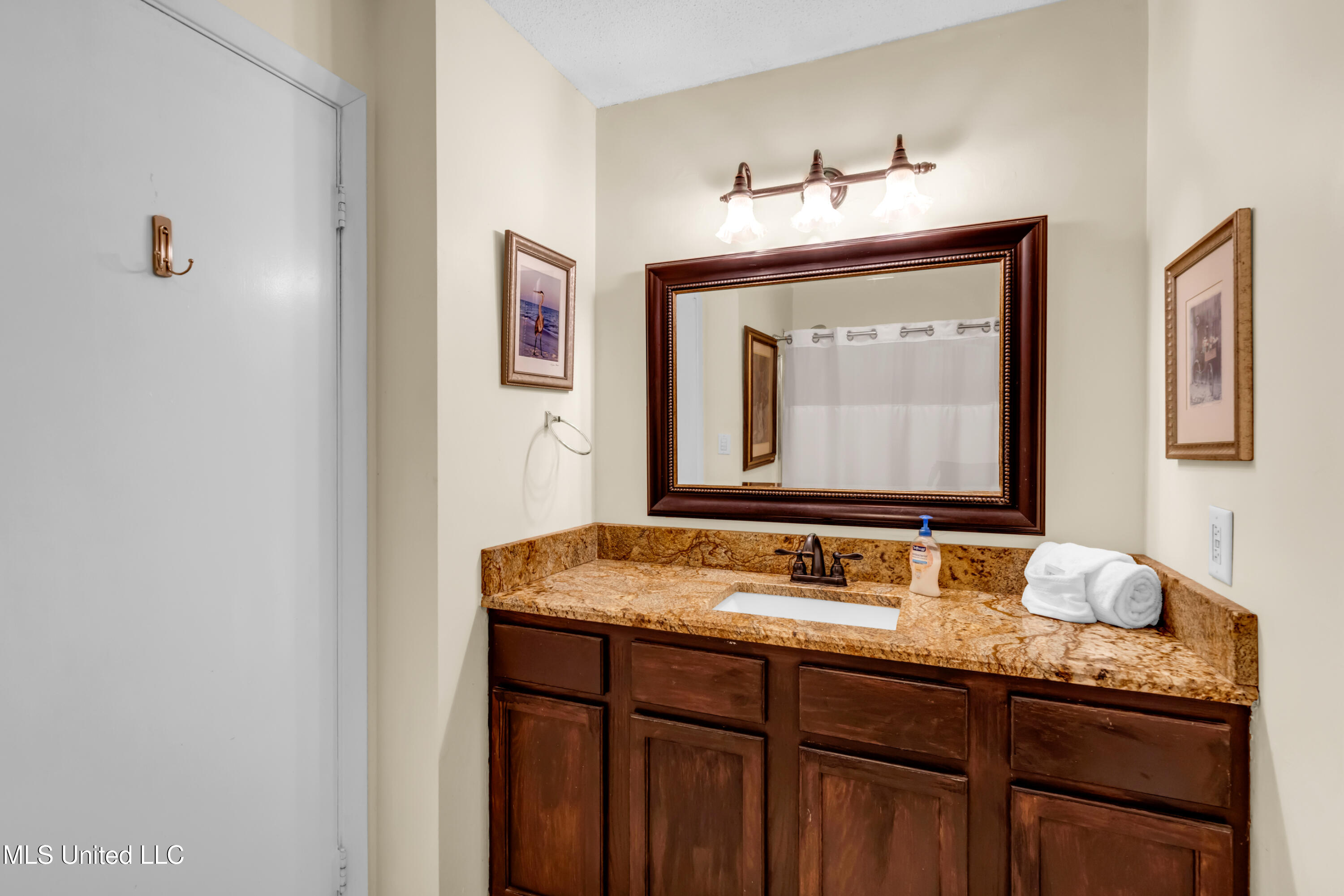 1130 Beach Boulevard #503, Biloxi, Mississippi image 25