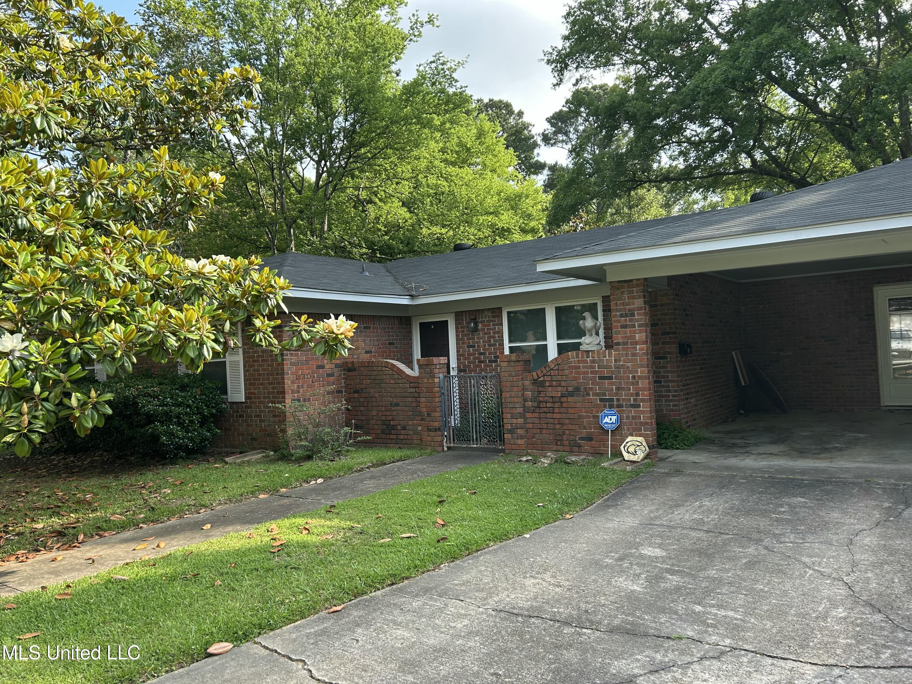 1260 Greenbriar Street, Jackson, Mississippi image 1