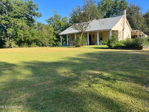 Homes For Sale - 1056 Fairchilds Road<br/> Raymond, MS 39154