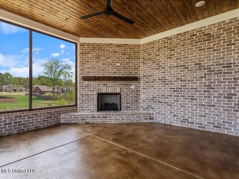 4392 Brooke Drive, Nesbit, Mississippi image 11