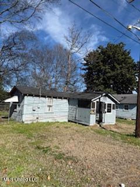Apartment For Sale - 217 Elm Street<br/> Leflore County, Greenwood, MS 38930