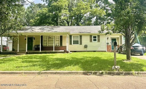 Homes For Sale - 809 Robertson Street<br/> Brookhaven, MS 39601