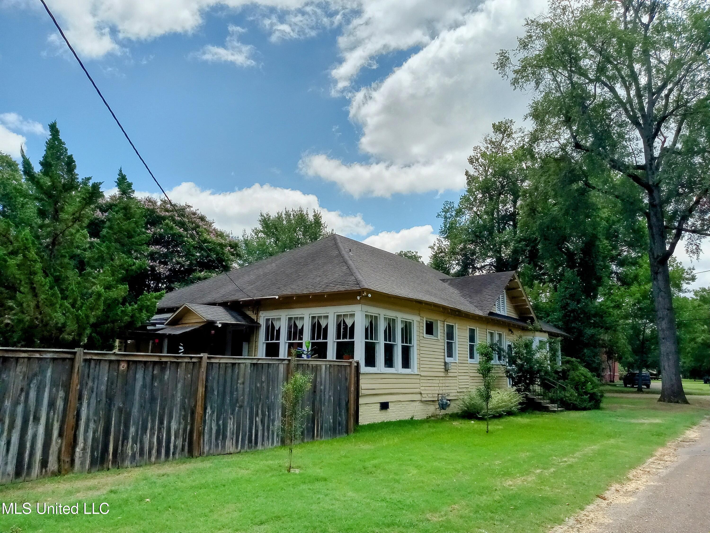 501 E Percy Street, Indianola, Mississippi image 37