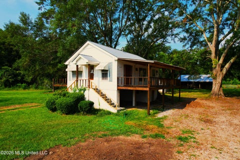 Homes For Sale - 403 Front Street<br/> Carroll County, Vaiden, MS 39176