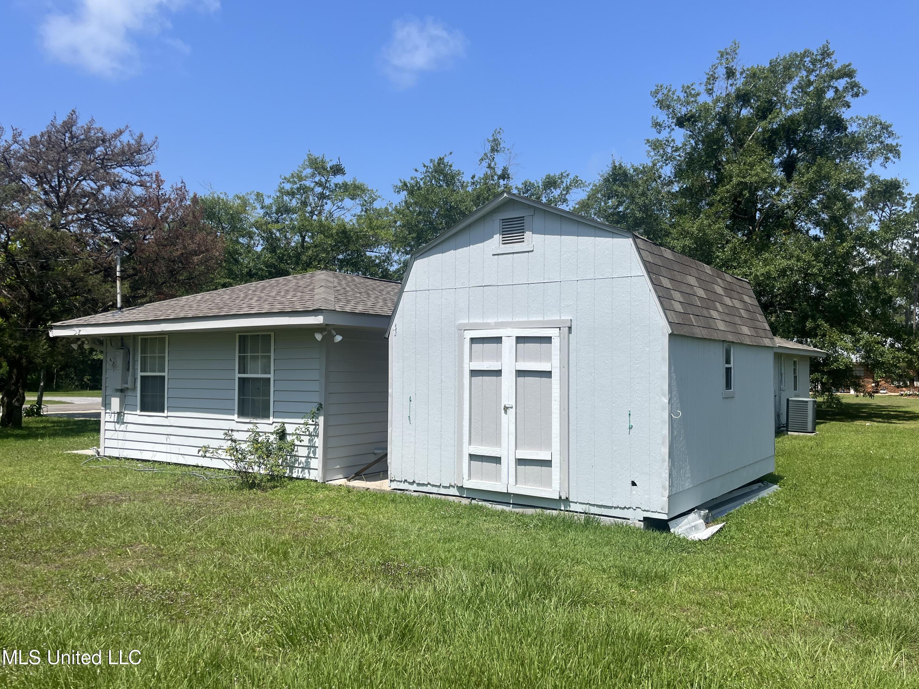 633 Keller Street, Bay Saint Louis, Mississippi image 4