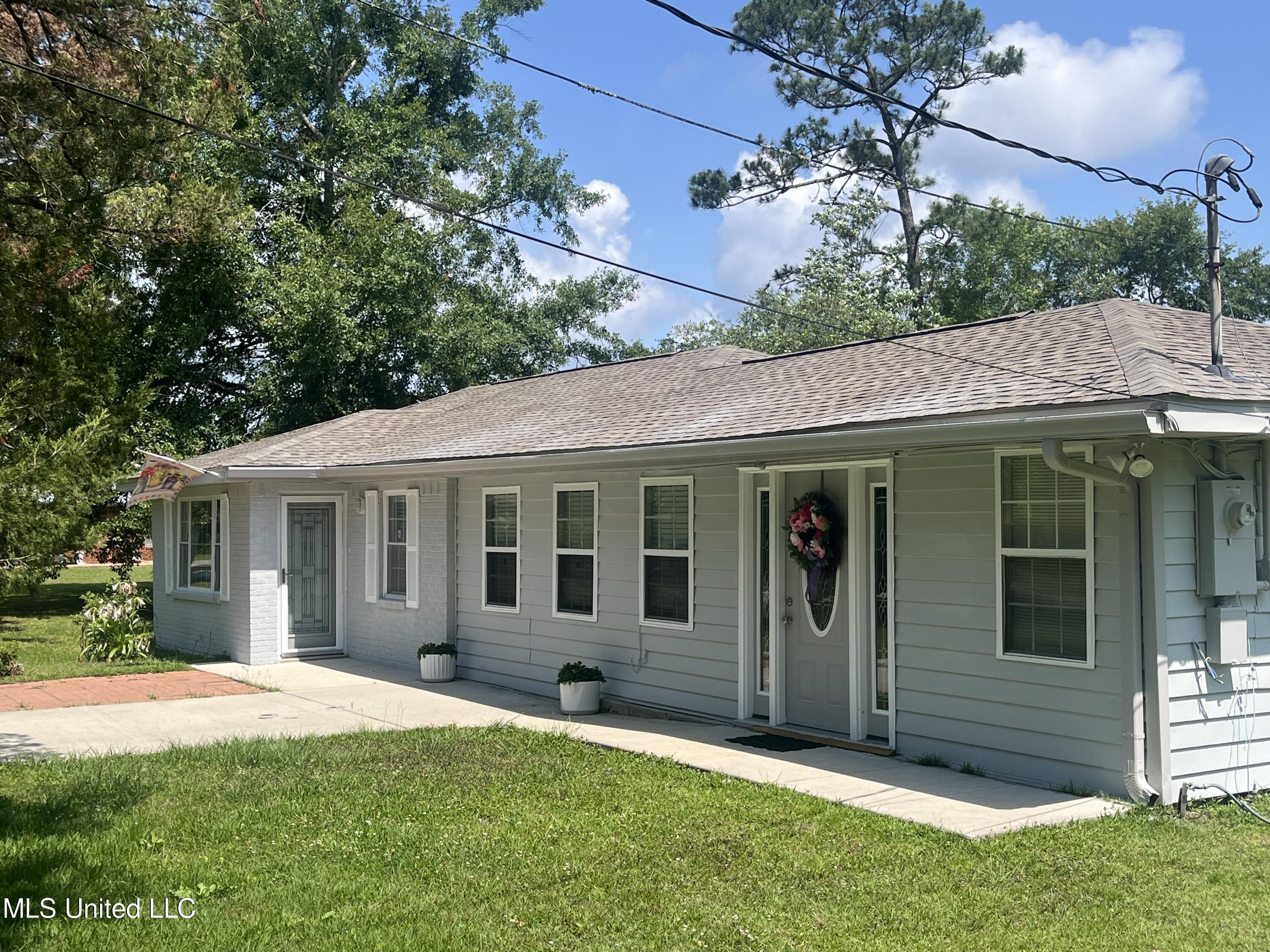 633 Keller Street, Bay Saint Louis, Mississippi image 3