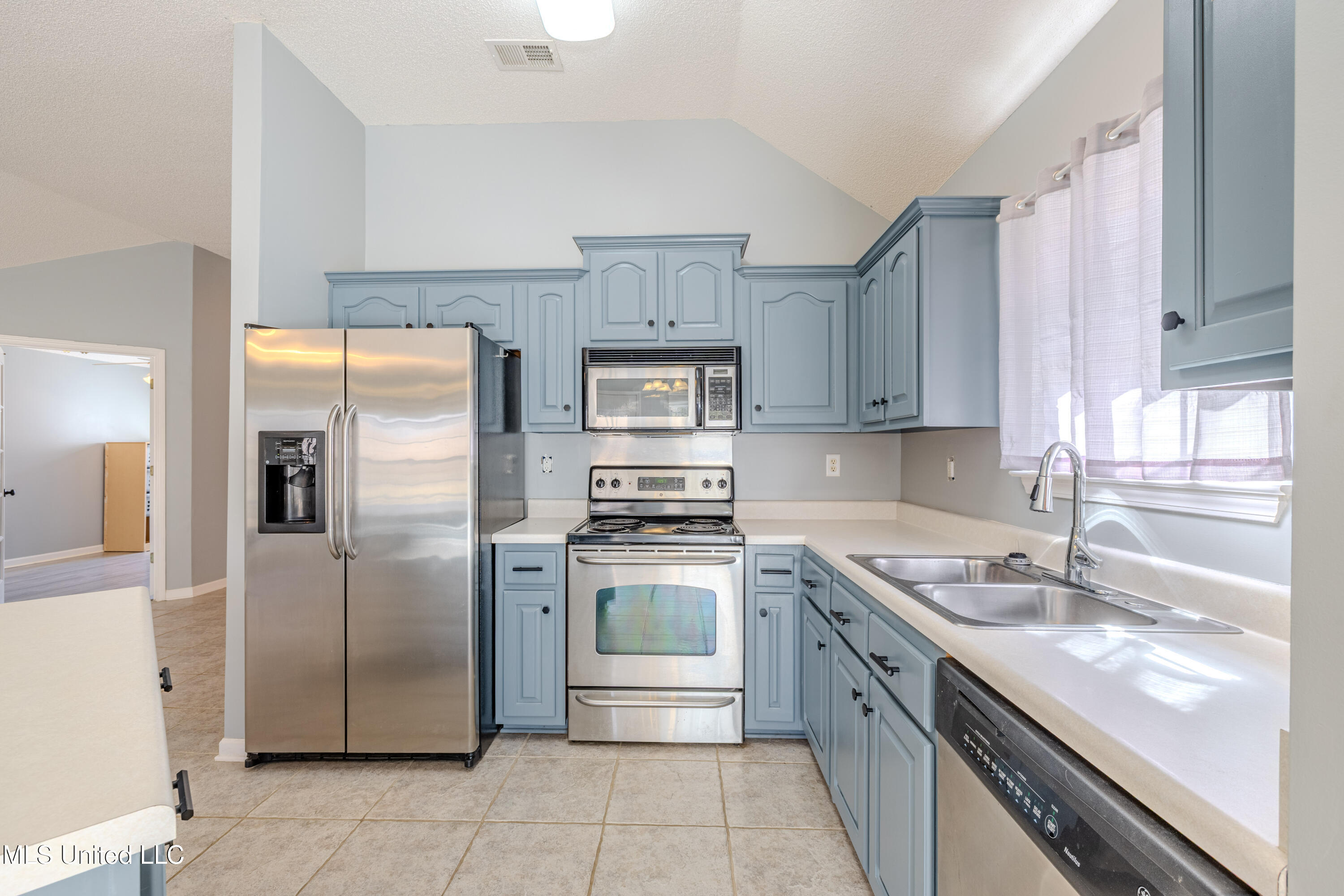 549 N Classic Drive, Hernando, Mississippi image 18