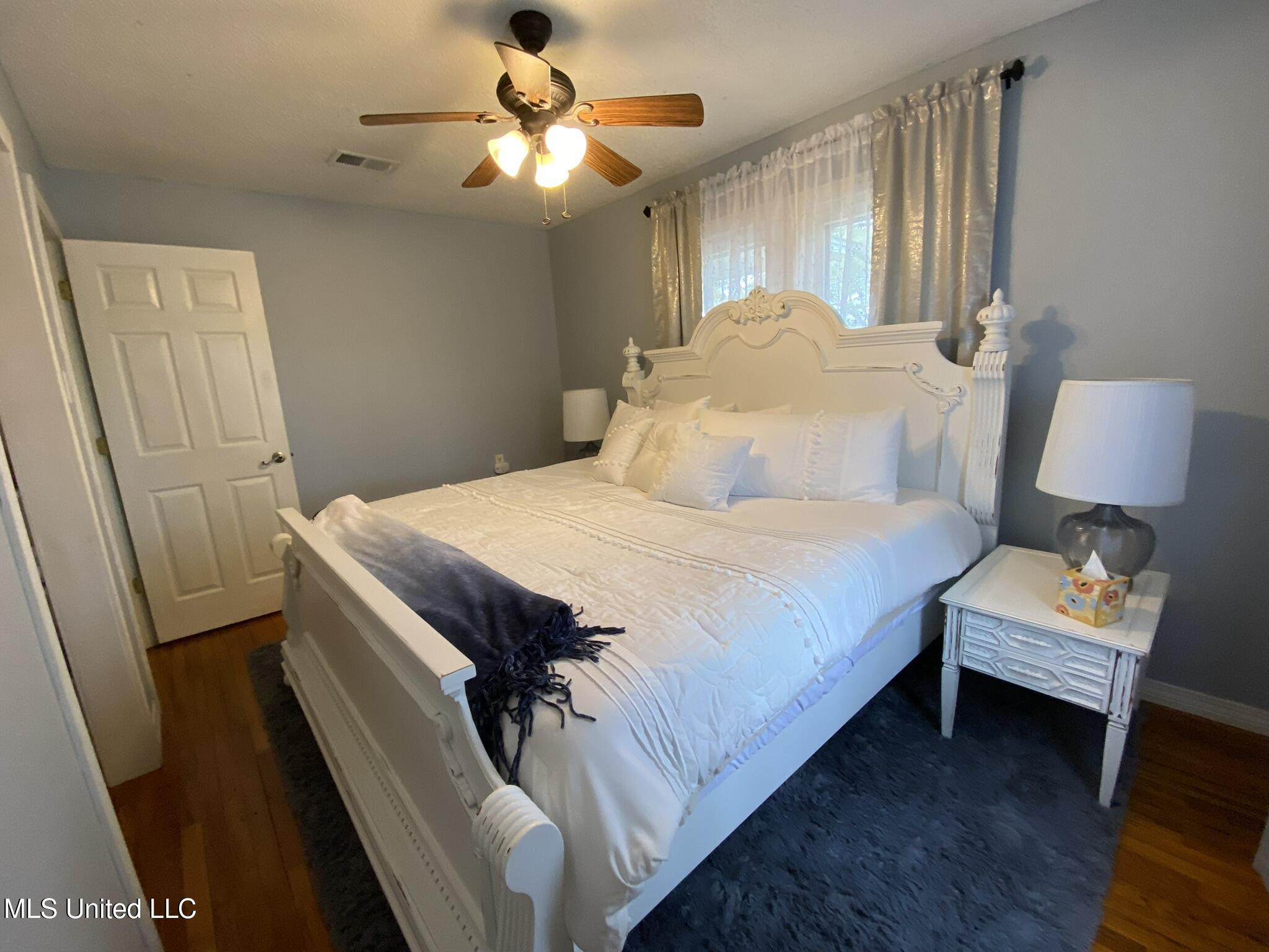 Pascagoula, Mississippi 39567, United States, 2 Bedrooms Bedrooms, ,1 BathroomBathrooms,Residential,Pending,182458