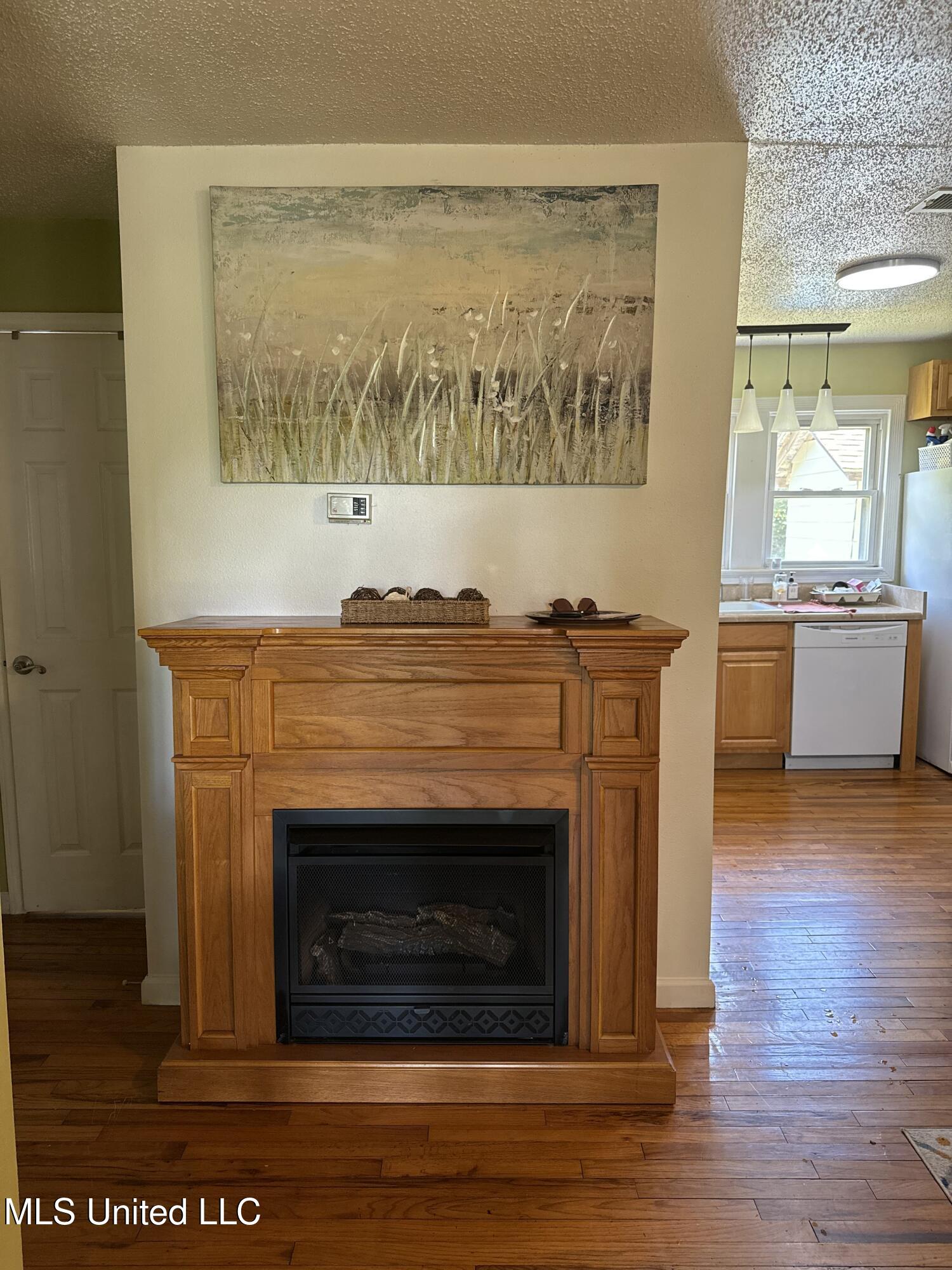 Pascagoula, Mississippi 39567, United States, 2 Bedrooms Bedrooms, ,1 BathroomBathrooms,Residential,Pending,182458